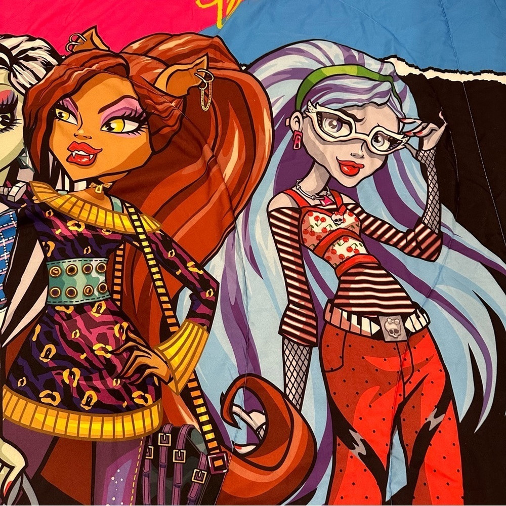 Monster High Comforter Twin Bedding Ghouls Rule 64" x 87” Blanket Reversible - Picture 3 of 10